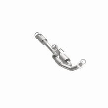 Load image into Gallery viewer, MagnaFlow Exhaust Products 52086 OEM Grade Direct-Fit Catalytic Converter for Select Lexus ES300, Toyota Avalon, Toyota Camry, Toyota Solara