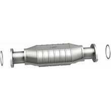 Load image into Gallery viewer, MagnaFlow Exhaust Products 23882 HM Grade Direct-Fit Catalytic Converter for Select Toyota Tacoma