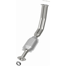Load image into Gallery viewer, MagnaFlow Exhaust Products 3391618 California CARB Direct-Fit Catalytic Converter for Select Geo Tracker, Suzuki Sidekick