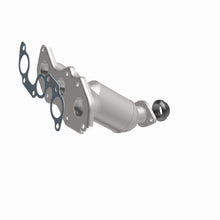 Load image into Gallery viewer, MagnaFlow Exhaust Products 52556 OEM Grade Manifold Catalytic Converter for Select Toyota Sienna