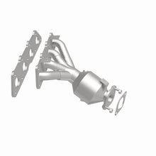 Load image into Gallery viewer, MagnaFlow Exhaust Products 5531429 California CARB Manifold Catalytic Converter for Select Hyundai Accent, Hyundai Veloster, Kia Rio, Kia Soul