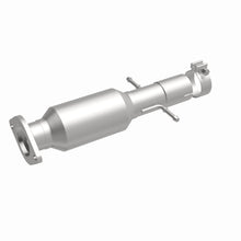 Load image into Gallery viewer, MagnaFlow Exhaust Products 5421913 California CARB Direct-Fit Catalytic Converter for Select Chevrolet Malibu, Pontiac G6, Saturn Aura