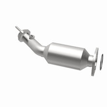Load image into Gallery viewer, MagnaFlow Exhaust Products 21-916 OEM Grade Direct-Fit Catalytic Converter for Select Ford Five Hundred, Ford Freestyle, Mercury Montego