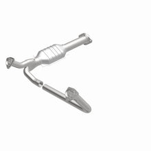 Load image into Gallery viewer, MagnaFlow Exhaust Products 3391482 California CARB Direct-Fit Catalytic Converter for Select Chevrolet G10, Chevrolet G20, Chevrolet G30, GMC G1500, GMC G2500, GMC G3500