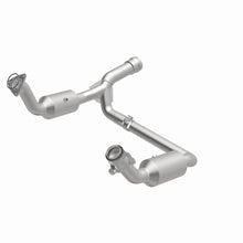 Load image into Gallery viewer, MagnaFlow Exhaust Products 280211 OEM Grade Direct-Fit Catalytic Converter for Select Cadillac Escalade, Cadillac Escalade ESV, Chevrolet Silverado 1500, Chevrolet Silverado LTD, Chevrolet Suburban, Chevrolet Tahoe, GMC Sierra 1500, GMC Sierra Limited,
