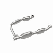 Load image into Gallery viewer, MagnaFlow Exhaust Products 49439 OEM Grade Direct-Fit Catalytic Converter for Select Ford E-150, Ford E-150 Club Wagon, Ford E-250, Ford E-350 Club Wagon, Ford E-350 Super Duty, Ford E-450 Super Duty