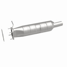 Load image into Gallery viewer, MagnaFlow Exhaust Products 51221 OEM Grade Direct-Fit Catalytic Converter for Select Ford F-250 Super Duty, Ford F-350 Super Duty, Ford F-450 Super Duty, Ford F-550 Super Duty