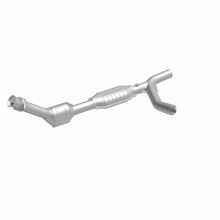 Load image into Gallery viewer, MagnaFlow Exhaust Products 49426 OEM Grade Direct-Fit Catalytic Converter for Select Ford E-150, Ford E-150 Club Wagon, Ford E-150 Econoline, Ford E-150 Econoline Club Wagon, Ford E-250, Ford E-250 Econoline