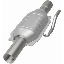 Load image into Gallery viewer, MagnaFlow Exhaust Products 95221 HM Grade Direct-Fit Catalytic Converter for Select Dodge Ram 2500, Dodge Ram