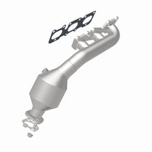 Load image into Gallery viewer, MagnaFlow Exhaust Products 51401 OEM Grade Manifold Catalytic Converter for Select Kia Borrego