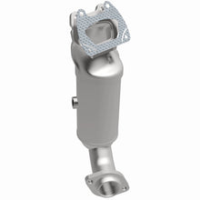 Load image into Gallery viewer, MagnaFlow Exhaust Products 52120 OEM Grade Manifold Catalytic Converter for Select Chrysler 200, Chrysler Town &amp; Country, Dodge Avenger, Dodge Grand Caravan, Dodge Journey, Ram C/V, Volkswagen Routan