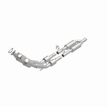 Load image into Gallery viewer, MagnaFlow Exhaust Products 551799 California CARB Direct-Fit Catalytic Converter for Select Volkswagen Passat