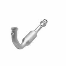 Load image into Gallery viewer, MagnaFlow Exhaust Products 5451583 California CARB Direct-Fit Catalytic Converter for Select Jeep Liberty