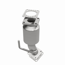 Load image into Gallery viewer, MagnaFlow Exhaust Products 93198 Standard Grade Direct-Fit Catalytic Converter for Select Honda Passport, Isuzu Rodeo