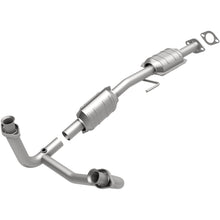 Load image into Gallery viewer, MagnaFlow Exhaust Products 447250 California CARB Direct-Fit Catalytic Converter for Select Ford Aerostar