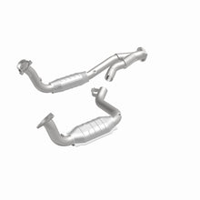 Load image into Gallery viewer, MagnaFlow Exhaust Products 4451640 California CARB Direct-Fit Catalytic Converter for Select Chevrolet SSR