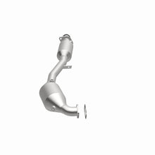 Load image into Gallery viewer, MagnaFlow Exhaust Products 5411026 California CARB Direct-Fit Catalytic Converter for Select Saab 9-2X, Subaru Forester, Subaru Impreza, Subaru Legacy, Subaru Outback
