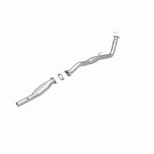 Load image into Gallery viewer, MagnaFlow Exhaust Products 93623 HM Grade Direct-Fit Catalytic Converter for Select Chevrolet Silverado HD, Chevrolet Silverado 2500, Chevrolet Suburban 2500, GMC Sierra HD, GMC Sierra 2500, GMC Sierra HD, GMC Yukon XL