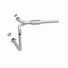 Load image into Gallery viewer, MagnaFlow Exhaust Products 93109 Standard Grade Direct-Fit Catalytic Converter for Select Chevrolet C1500, Chevrolet K1500, GMC C1500, GMC K1500