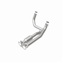 Load image into Gallery viewer, MagnaFlow Exhaust Products 4451470 California CARB Direct-Fit Catalytic Converter for Select Chevrolet C2500, Chevrolet C2500 Suburban, Chevrolet C3500, Chevrolet K2500, Chevrolet K2500 Suburban, Chevrolet K3500, GMC C2500, GMC C2500 Suburban, GMC C3500,