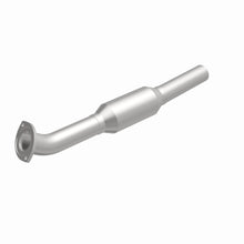 Load image into Gallery viewer, MagnaFlow Exhaust Products 5571559 California CARB Direct-Fit Catalytic Converter for Select Toyota RAV4