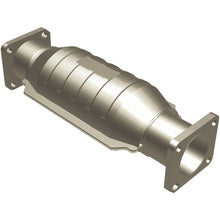 Load image into Gallery viewer, MagnaFlow Exhaust Products 338651 California CARB Direct-Fit Catalytic Converter for Select Chevrolet Spectrum, Geo Spectrum, Isuzu I-Mark