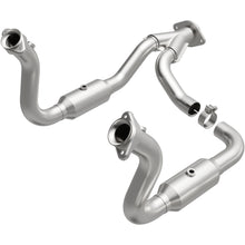 Load image into Gallery viewer, MagnaFlow Exhaust Products 5451760 California CARB Direct-Fit Catalytic Converter for Select Ford F-250 Super Duty, Ford F-350 Super Duty