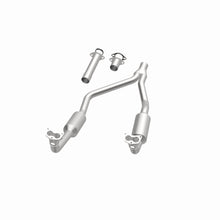 Load image into Gallery viewer, MagnaFlow Exhaust Products 3391821 California CARB Direct-Fit Catalytic Converter for Select Land Rover Range Rover