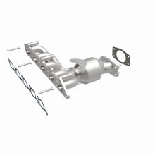 Load image into Gallery viewer, MagnaFlow Exhaust Products 24425 HM Grade Manifold Catalytic Converter for Select Volvo S60, Volvo V70