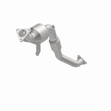 Load image into Gallery viewer, MagnaFlow Exhaust Products 5582585 California CARB Direct-Fit Catalytic Converter for Select Audi Q7, Volkswagen Touareg