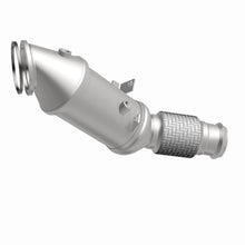 Load image into Gallery viewer, MagnaFlow Exhaust Products 280543 OEM Grade Direct-Fit Catalytic Converter for Select BMW 230i, BMW 230i xDrive, BMW 330i, BMW 330i GT xDrive, BMW 330i xDrive, BMW 430i, BMW 430i Gran Coupe, BMW 430i xDrive, BMW 430i xDrive Gran Coupe, BMW 530e, BMW 530e