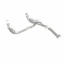 Load image into Gallery viewer, MagnaFlow Exhaust Products 51092 OEM Grade Direct-Fit Catalytic Converter for Select Chevrolet Express 1500, Chevrolet Express 2500, GMC Savana 1500, GMC Savana