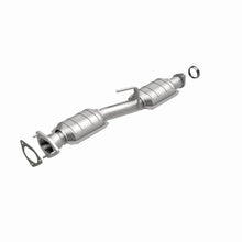 Load image into Gallery viewer, MagnaFlow Exhaust Products 447234 California CARB Direct-Fit Catalytic Converter for Select Ford Explorer