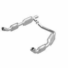 Load image into Gallery viewer, MagnaFlow Exhaust Products 458041 California CARB Direct-Fit Catalytic Converter for Select Ford E-250, Ford E-350 Super Duty