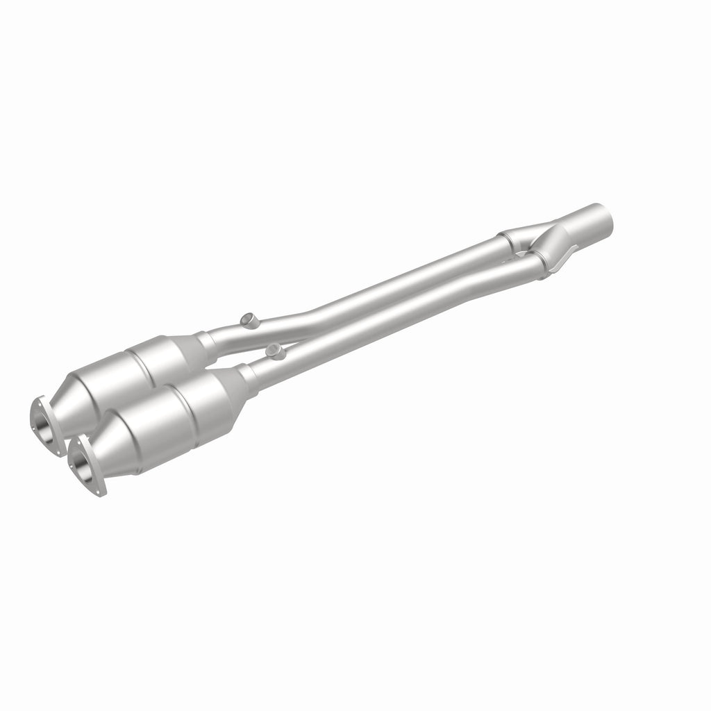 MagnaFlow Exhaust Products 49013 OEM Grade Direct-Fit Catalytic Converter for Select Audi TT Quattro, Volkswagen R32