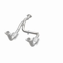 Load image into Gallery viewer, MagnaFlow Exhaust Products 23957 HM Grade Direct-Fit Catalytic Converter for Select Jeep Liberty
