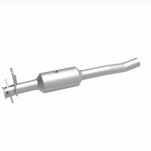 Load image into Gallery viewer, MagnaFlow Exhaust Products 280445 OEM Grade Direct-Fit Catalytic Converter for Select Ford F-53 Motorhome Chassis, Ford F-59 Commercial Stripped Chassis, Ford F-650, Ford F-750