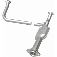 Load image into Gallery viewer, MagnaFlow Exhaust Products 3391482 California CARB Direct-Fit Catalytic Converter for Select Chevrolet G10, Chevrolet G20, Chevrolet G30, GMC G1500, GMC G2500, GMC G3500
