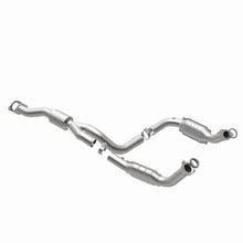 Load image into Gallery viewer, MagnaFlow Exhaust Products 52113 OEM Grade Direct-Fit Catalytic Converter for Select Chevrolet Express 2500, Chevrolet Express 3500, Chevrolet Express 4500, GMC Savana 2500, GMC Savana 3500, GMC Savana