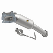 Load image into Gallery viewer, MagnaFlow Exhaust Products 21-030 OEM Grade Direct-Fit Catalytic Converter for Select Jeep Gladiator, Jeep Wrangler, Jeep Wrangler JK