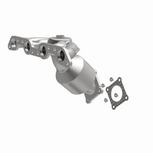 Load image into Gallery viewer, MagnaFlow Exhaust Products 452651 California CARB Manifold Catalytic Converter for Select Dodge Neon, Plymouth Neon