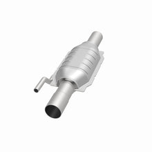 Load image into Gallery viewer, MagnaFlow Exhaust Products 95221 HM Grade Direct-Fit Catalytic Converter for Select Dodge Ram 2500, Dodge Ram