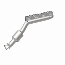 Load image into Gallery viewer, MagnaFlow Exhaust Products 4583381 California CARB Manifold Catalytic Converter for Select INFINITI QX56, Nissan Pathfinder Armada, Nissan TITAN