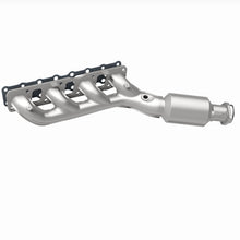 Load image into Gallery viewer, MagnaFlow Exhaust Products 5582380 California CARB Manifold Catalytic Converter for Select INFINITI QX56, Nissan Armada, Nissan TITAN