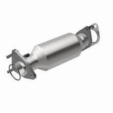 Load image into Gallery viewer, MagnaFlow Exhaust Products 5582665 California CARB Direct-Fit Catalytic Converter for Select Nissan Frontier, Nissan NV1500, Nissan NV2500, Nissan NV3500, Nissan Pathfinder, Nissan Xterra, Suzuki Equator