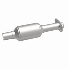 Load image into Gallery viewer, MagnaFlow Exhaust Products 3391419 California CARB Direct-Fit Catalytic Converter for Select Chevrolet LLV, Chevrolet S10, Chevrolet S10 Blazer, GMC S15, GMC S15 Jimmy, GMC Sonoma