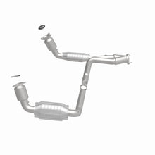 Load image into Gallery viewer, MagnaFlow Exhaust Products 447284 California CARB Direct-Fit Catalytic Converter for Select Chevrolet Silverado 1500, Chevrolet Tahoe, GMC Sierra 1500, GMC Yukon