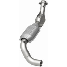 Load image into Gallery viewer, MagnaFlow Exhaust Products 447133 California CARB Direct-Fit Catalytic Converter for Select Ford F-150, Ford F-250