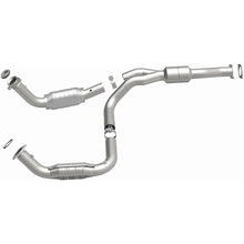 Load image into Gallery viewer, MagnaFlow Exhaust Products 52113 OEM Grade Direct-Fit Catalytic Converter for Select Chevrolet Express 2500, Chevrolet Express 3500, Chevrolet Express 4500, GMC Savana 2500, GMC Savana 3500, GMC Savana