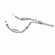 Load image into Gallery viewer, MagnaFlow Exhaust Products 51510 OEM Grade Direct-Fit Catalytic Converter for Select Chevrolet Express 1500, GMC Savana